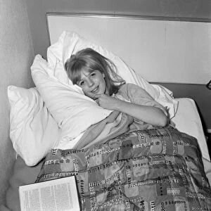 Marianne Faithfull taken ill during the day yesterday went to the Clifton Ford Hotel