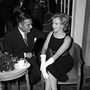 Marilyn Monroe with actor Laurence Olivier July 1956