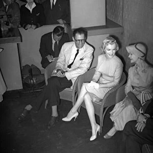 Marilyn Monroe with husband Arthur Miller and Vivien Leigh July 1956