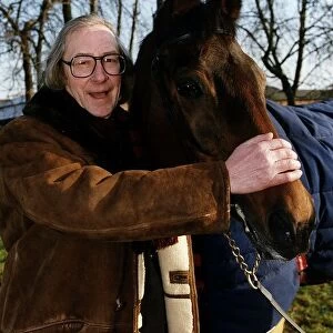 Bill Marshall Daily Mirror staff with horse Red Rum
