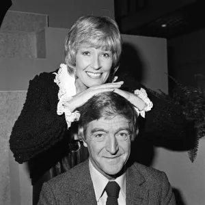 Maria Parkinson si unirà al marito Michael come co-presentatore in. Maria Parkinson si unirà al marito Michael come co-presentatore in.