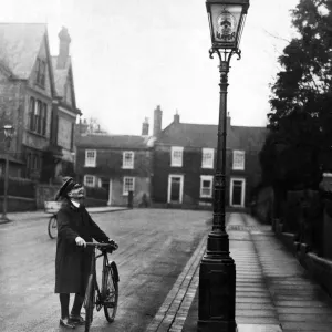 Mayoral Lamp at Darlington, Oakdene Avenue Print, 1935