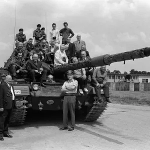McDougall family In the 4th and 7th royal Dregoon guards a Yorkshire Armoured Regiment McDougall family In the 4th and 7th royal Dregoon guards a Yorkshire Armoured Regiment