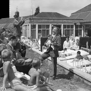 Members of the RAF entertain the children at a childrens hospital. Location unknown Members of the RAF entertain the children at a childrens hospital. Location unknown