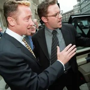 Michael Flatley Tänzer Oktober 1998 Nach seinem ehemaligen Manager verlässt er das hohe Gericht Michael Flatley Tänzer Oktober 1998 Nach seinem ehemaligen Manager verlässt er das hohe Gericht