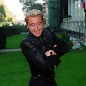 Michael Flatley, irischer Tänzer Oktober 1997 Außerhalb des Hyde Park Hotels in London Michael Flatley, irischer Tänzer Oktober 1997 Außerhalb des Hyde Park Hotels in London