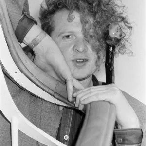 Mick Hucknall, singer with Simply Red. 28th May 1986 Mick Hucknall, singer with Simply Red. 28th May 1986