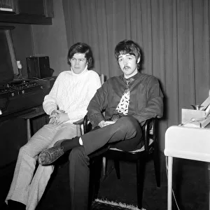 Mickey Dolenz and Paul McCartney - 09 / 02 / 1967 X1205 Daily Mirror