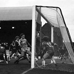Middlesbrough 3 v. Stoke City 2. Dvision one football September 1981 MF03-21-047