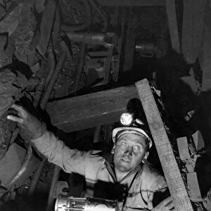 Miner at work underground in a coal mine August 1984 P018140