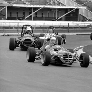 Mini Grand Prix: White City Stadium: Graham Hill. March 1975 75-01610-005