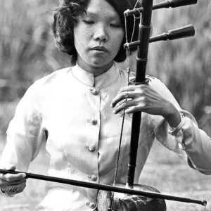 Miss Karnajana Waramontri from the Thai classical music goup of Srinkharin University of Miss Karnajana Waramontri from the Thai classical music goup of Srinkharin University of