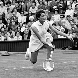 Miss Margaret Smith in action at Wimbledon. June 1964 P012501