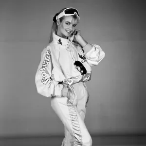 La mannequin portant des tenues de ski. 16 décembre 1987.