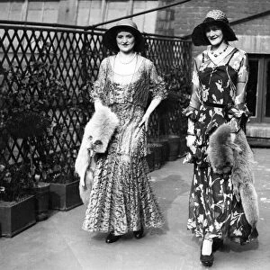 Two models in 1940s fashion
