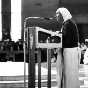 Mother Teresa at Liverpool Metropolitan Cathedral Print 1979 Mother Teresa at Liverpool Metropolitan Cathedral Print 1979