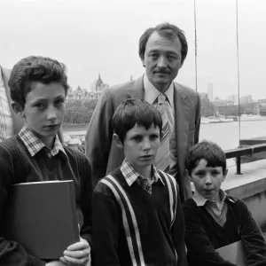 Three motherless boys meet Ken Livingstone. Three young brothers whose mother was killed