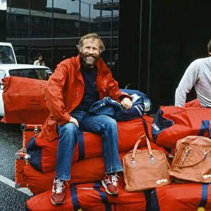 Mountaineers Chris Bonington and Alan Rouse leaving LAP for a Himalayan expedition