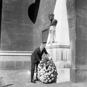 Mr. Cecil King at Lord Northcliffes Memorial. August 1952 C4069 Mr. Cecil King at Lord Northcliffes Memorial. August 1952 C4069