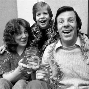 Mr Flynn and his family celebrating Hogmanay. Birmingham, 31st December 1982