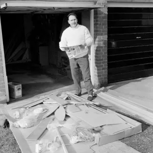 Mr Larry Cooper has just received a kit of parts to build a Mirror'dinghy