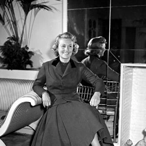 Mrs Billy Butlin Fashions - Rahvis October 1957