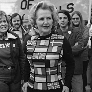 Mrs Margart Thatcher displaying her more pro-European side at a rally in Parliament