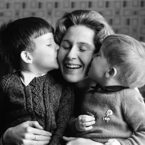 Mrs Maureen Davies and her two children, Peter, 2, and Michael, 5. 11th February 1972 Mrs Maureen Davies and her two children, Peter, 2, and Michael, 5. 11th February 1972