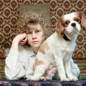 Mrs Sarah Simmonds with her King Charles Spaniel dog, who Mrs Sarah Simmonds with her King Charles Spaniel dog, who