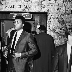 Muhammad Al in with trainer Angelo Dundee. Circa 1967 Muhammad Al in with trainer Angelo Dundee. Circa 1967