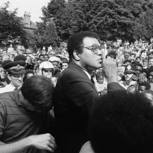 Muhammad Ali addresses crowd of supporters in Dudley, Birmingham. 11th August 1983 Muhammad Ali addresses crowd of supporters in Dudley, Birmingham. 11th August 1983