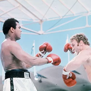 Muhammad Ali (Cassius Clay) v Joe Bugner. 1st July, 1975. Kuala Lumpur, Malaysia