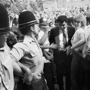 Muhammad Ali mobbed by fans in Dudley, Birmingham. 11th August 1983 Muhammad Ali mobbed by fans in Dudley, Birmingham. 11th August 1983