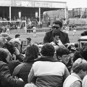 Muhammad Ali at Nuneaton. The boxing legend brought his own kind of magic to thrill Muhammad Ali at Nuneaton. The boxing legend brought his own kind of magic to thrill