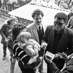Muhammad Ali at Nuneaton. The boxing legend brought his own kind of magic to thrill Muhammad Ali at Nuneaton. The boxing legend brought his own kind of magic to thrill