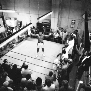 Muhammad Ali at Gleasons Gym, 1976 Print (00437) Muhammad Ali at Gleasons Gym, 1976 Print (00437)