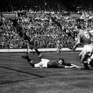 Nat Lofthouse (white shirt) scoring in the 1958 FA Cup Final past United keeper Harry Nat Lofthouse (white shirt) scoring in the 1958 FA Cup Final past United keeper Harry