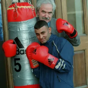 Nazeem Hamed Boxing January 1999 With sports presenter Des Lynam at the launch of Nazeem Hamed Boxing January 1999 With sports presenter Des Lynam at the launch of