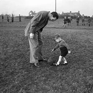 Neil Franklin, Stoke city FC and his baby son. January 1947 O6094