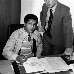 New Birmingham City footballer signing Howard Gayle pictured with Birmingham City Manager New Birmingham City footballer signing Howard Gayle pictured with Birmingham City Manager