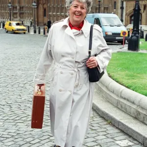 Die neue Vorsitzende des Hauses der Gemeinschaft, Betty Boothroyd, in Westminister am 27. April 1992 Die neue Vorsitzende des Hauses der Gemeinschaft, Betty Boothroyd, in Westminister am 27. April 1992