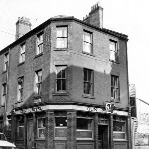 Newcastle public houses (pubs / pub) - The Gun Hotel on Scotswood Road on 7th October