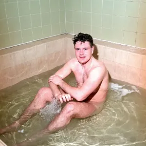 Paul Gascoigne in the Bath, St James Park Print (1988) Paul Gascoigne in the Bath, St James Park Print (1988)