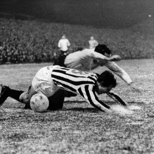 Newcastle United v Southampton Fairs Cup 3rd Round Print Newcastle United v Southampton Fairs Cup 3rd Round Print