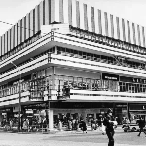 Le magasin Littlewoods nouvellement achevé sur le site Humberstone Gate - Haymarket. Le magasin Littlewoods nouvellement achevé sur le site Humberstone Gate - Haymarket.