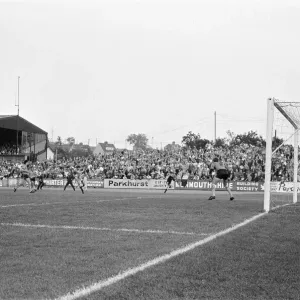 Newport 0-2 Reading, Division Three league match at Rodney Parade Newport 0-2 Reading, Division Three league match at Rodney Parade