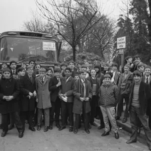 Newspaper delivery boys of Leamington ready top board a coach to take them to see Newspaper delivery boys of Leamington ready top board a coach to take them to see