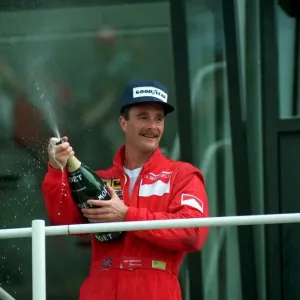 NIGEL MANSELL CELEBRATES WITH CHAMPAGNE AFTER BRITISH GRAND PRIX (89 / 3810 - 16117258