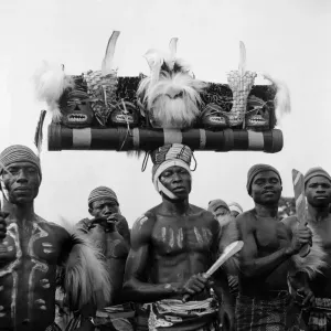 Nigerian warriors and dancers, dance for Queen Elizabeth II Nigerian warriors and dancers, dance for Queen Elizabeth II