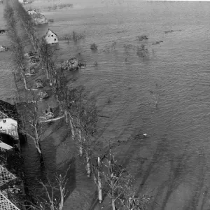 Nijmegen, Cleve Road under water. Before retreating across the Rhine Nijmegen, Cleve Road under water. Before retreating across the Rhine
